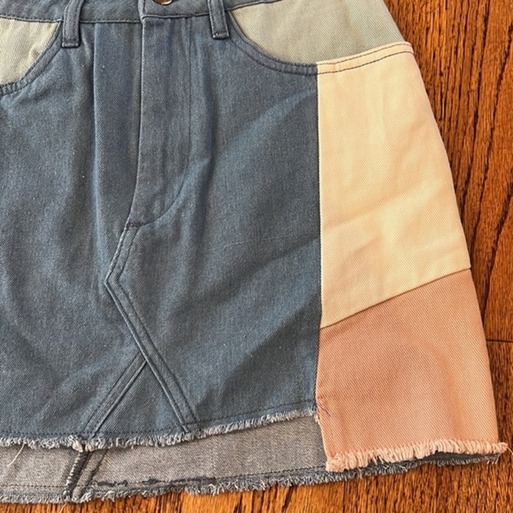 NWT COLORBLOCK MINI DENIM SKIRT - SIZE S - Picture 4 of 8